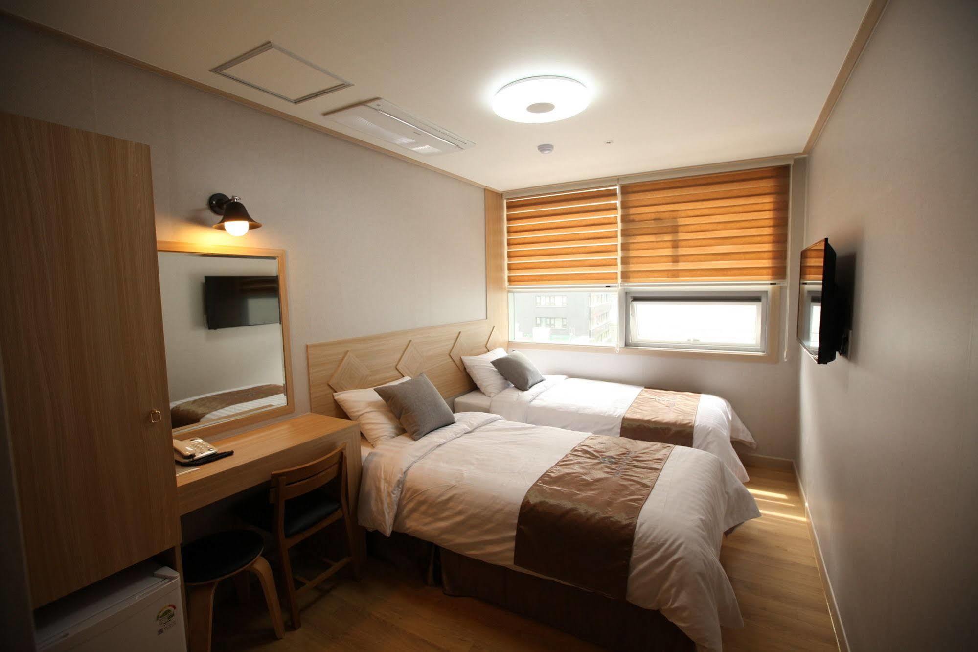 The Stay Hotel Myeongdong Seoul Exterior photo